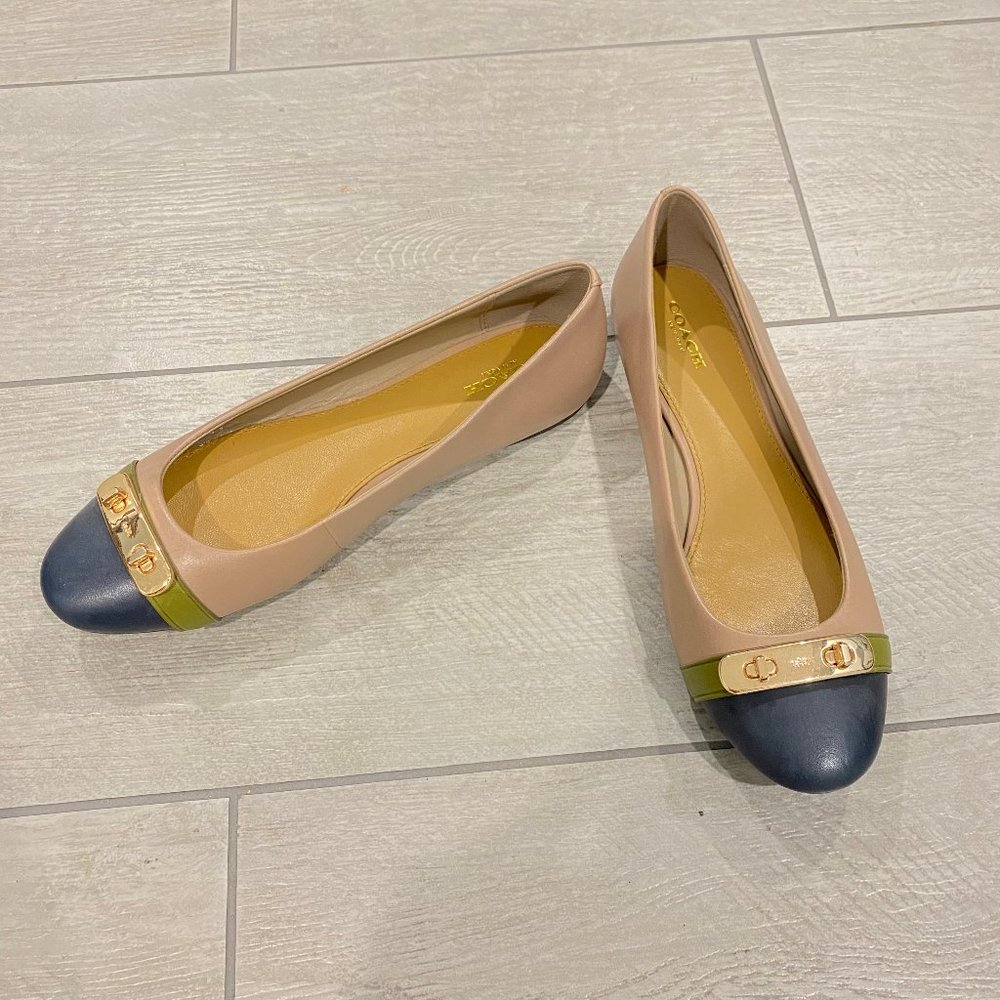 New Coach leather turnlock flats, Merilyn size 8M